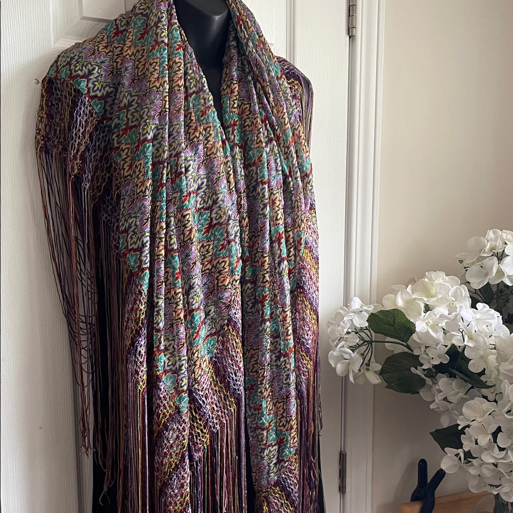 Stunning Piano Shawl!!! Wow. ☺️ Fringe and Colour and Fringe Oh My! Large Square - Picture 12 of 16